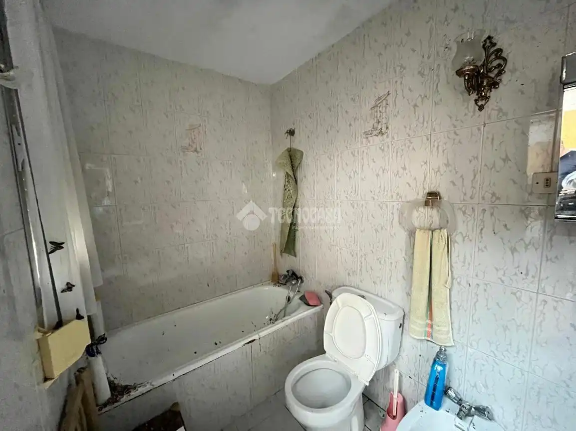 Bany de Casa adosada en venda en Navalcán