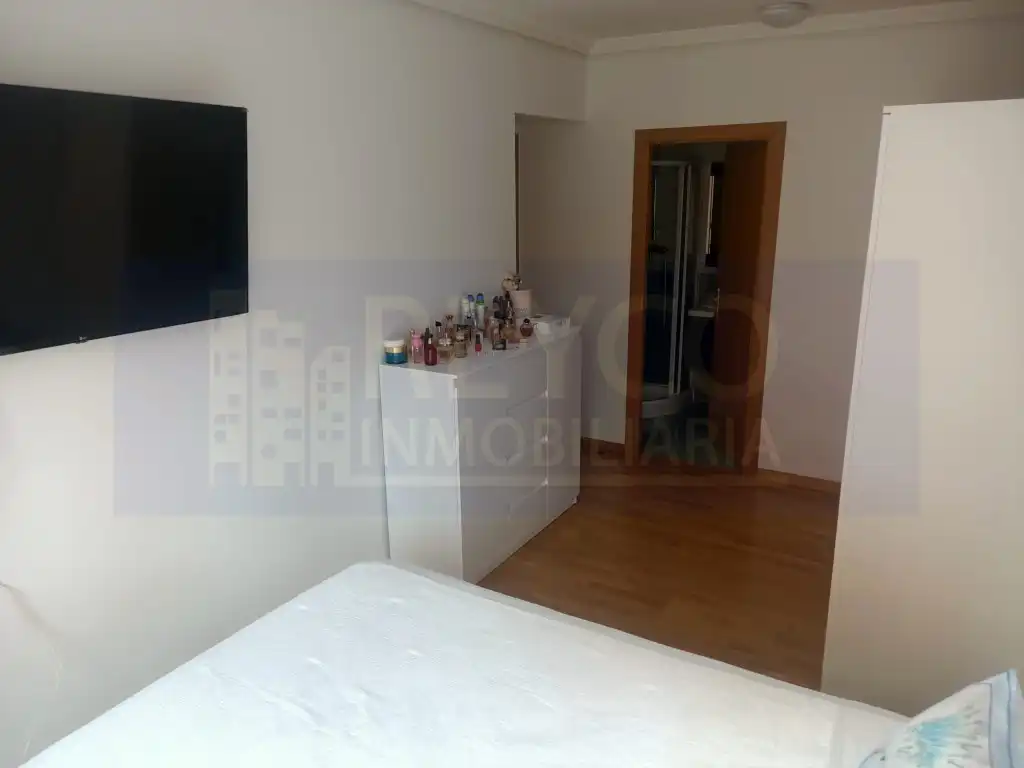 Schlafzimmer von Wohnungen zum Verkauf in  Logroño