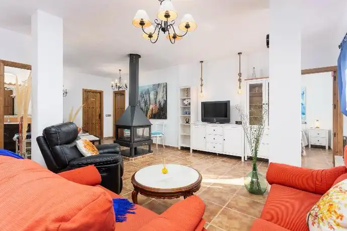 Sala d'estar de Finca rústica en venda en Torrox amb Aire condicionat, Calefacció i Jardí privat