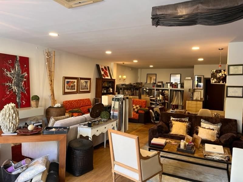 Premises for sale in Estepona  with Air Conditioner and Heating