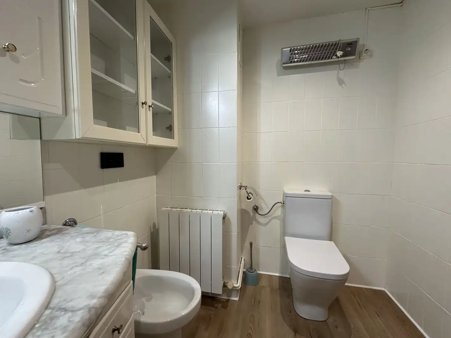 Bathroom of Flat for sale in Agullent  with Air Conditioner, Heating and Furnished