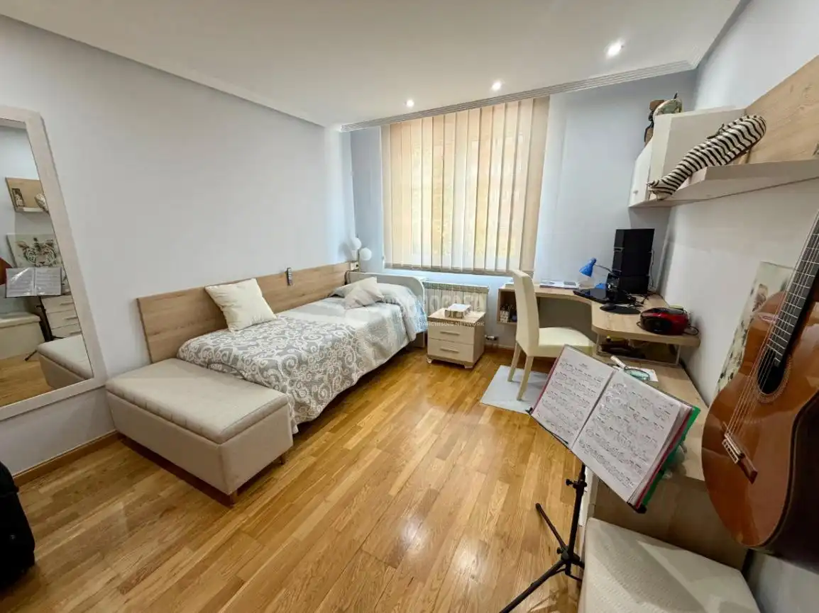 Bedroom of Flat for sale in León Capital 
