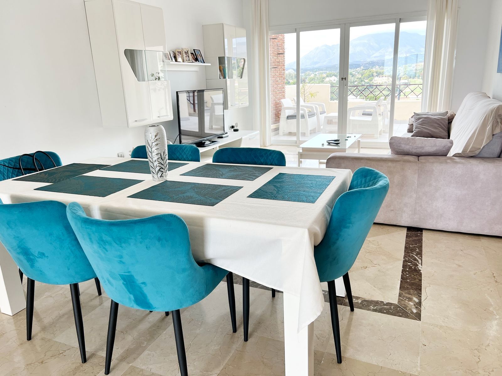 Menjador de Àtic en venda en Estepona amb Aire condicionat, Jardí privat i Terrassa