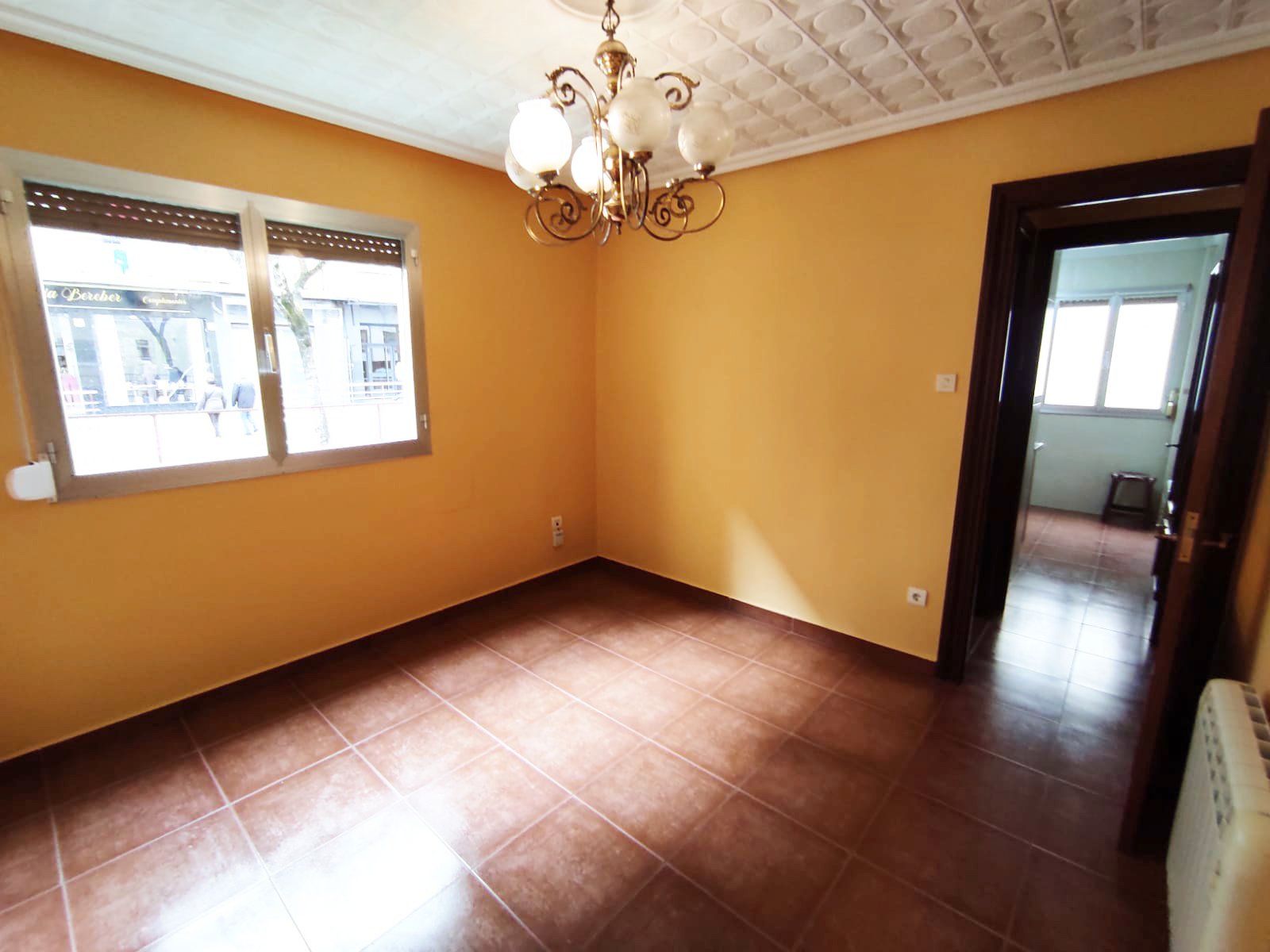 Comedor de Piso en venta en Ermua con Calefacción, Horno y Lavadora