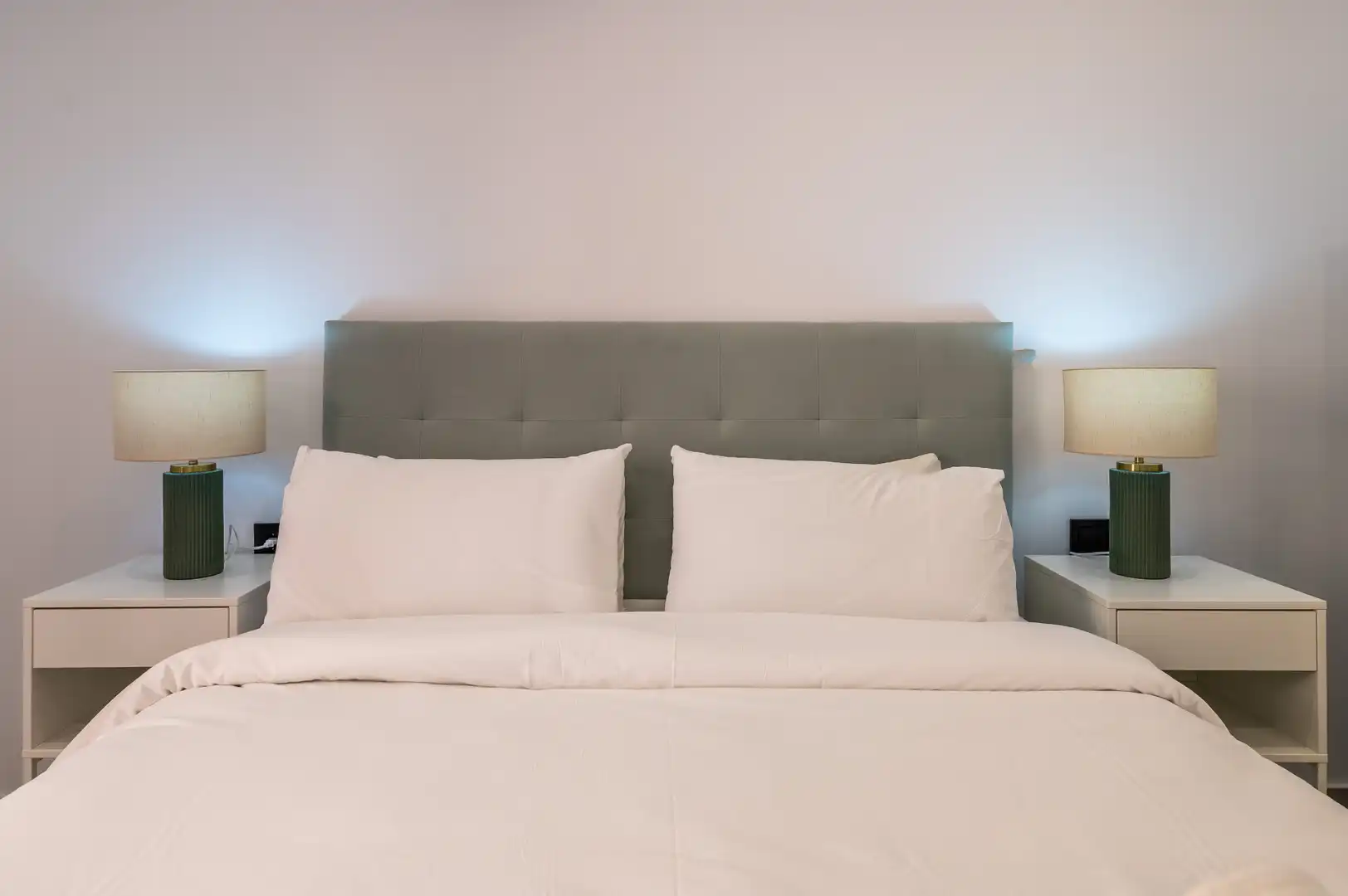 Dormitori de Apartament en venda en Estepona amb Aire condicionat, Terrassa i Piscina
