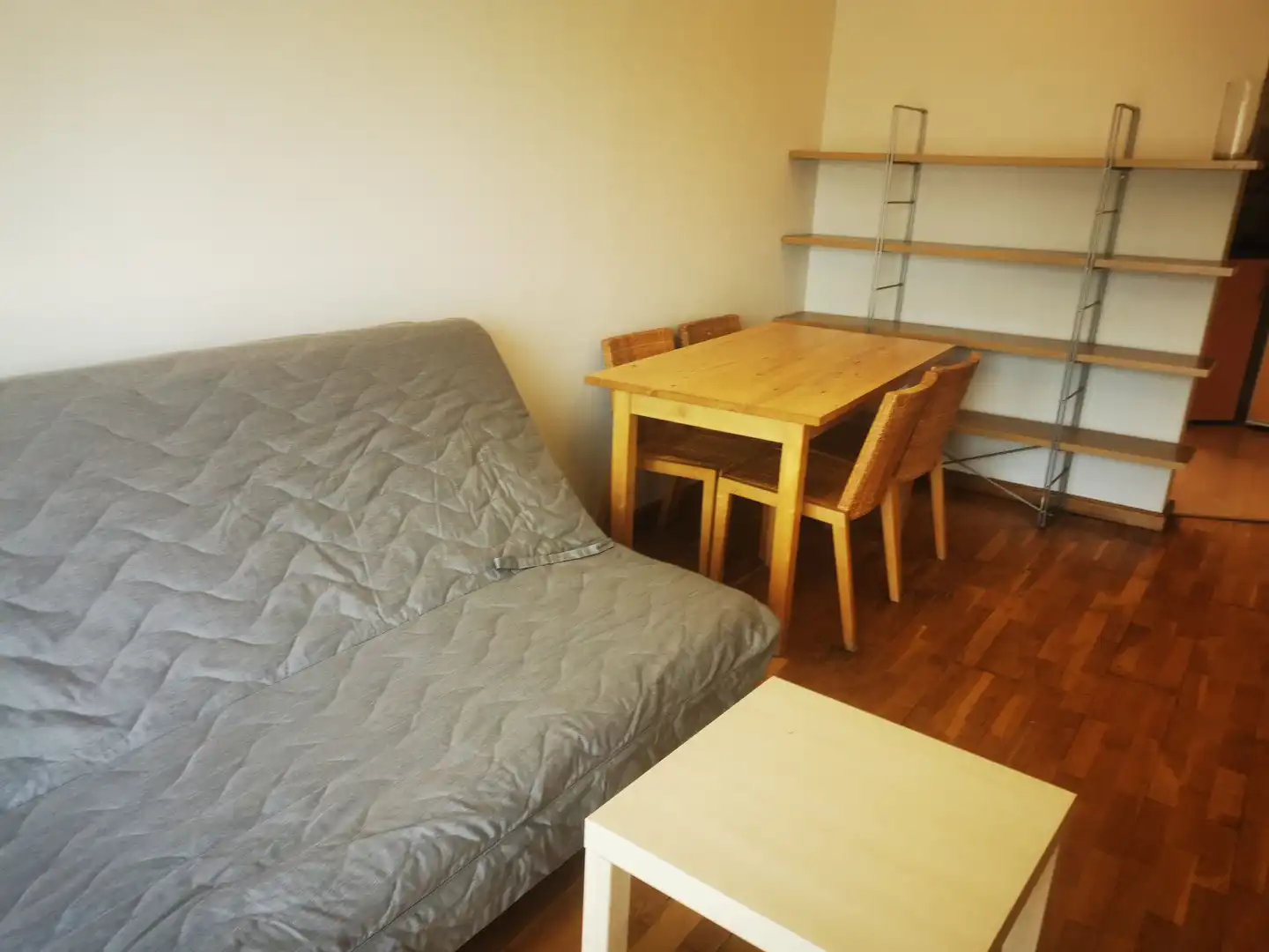 Sala de estar de Apartamento de alquiler en Salamanca con Calefacción, Parquet y Amueblado
