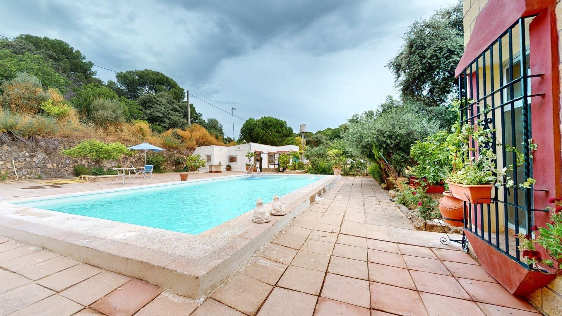 Piscina de Finca rústica en venda en  Córdoba Capital amb Jardí privat, Terrassa i Piscina