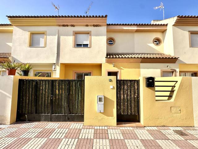 Casa adosada en Venta en Fuente de Piedra