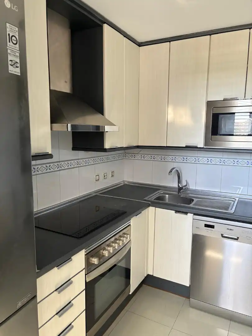 Kitchen of Flat for rent in Madrid  with Air Conditioner, Heating and Storage room