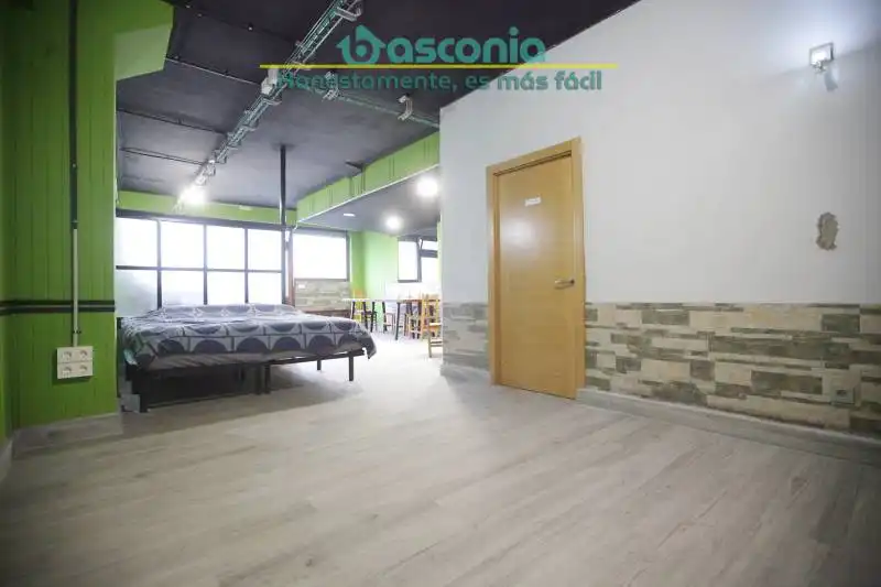 Habitación de Local en venta en Basauri  con Amueblado