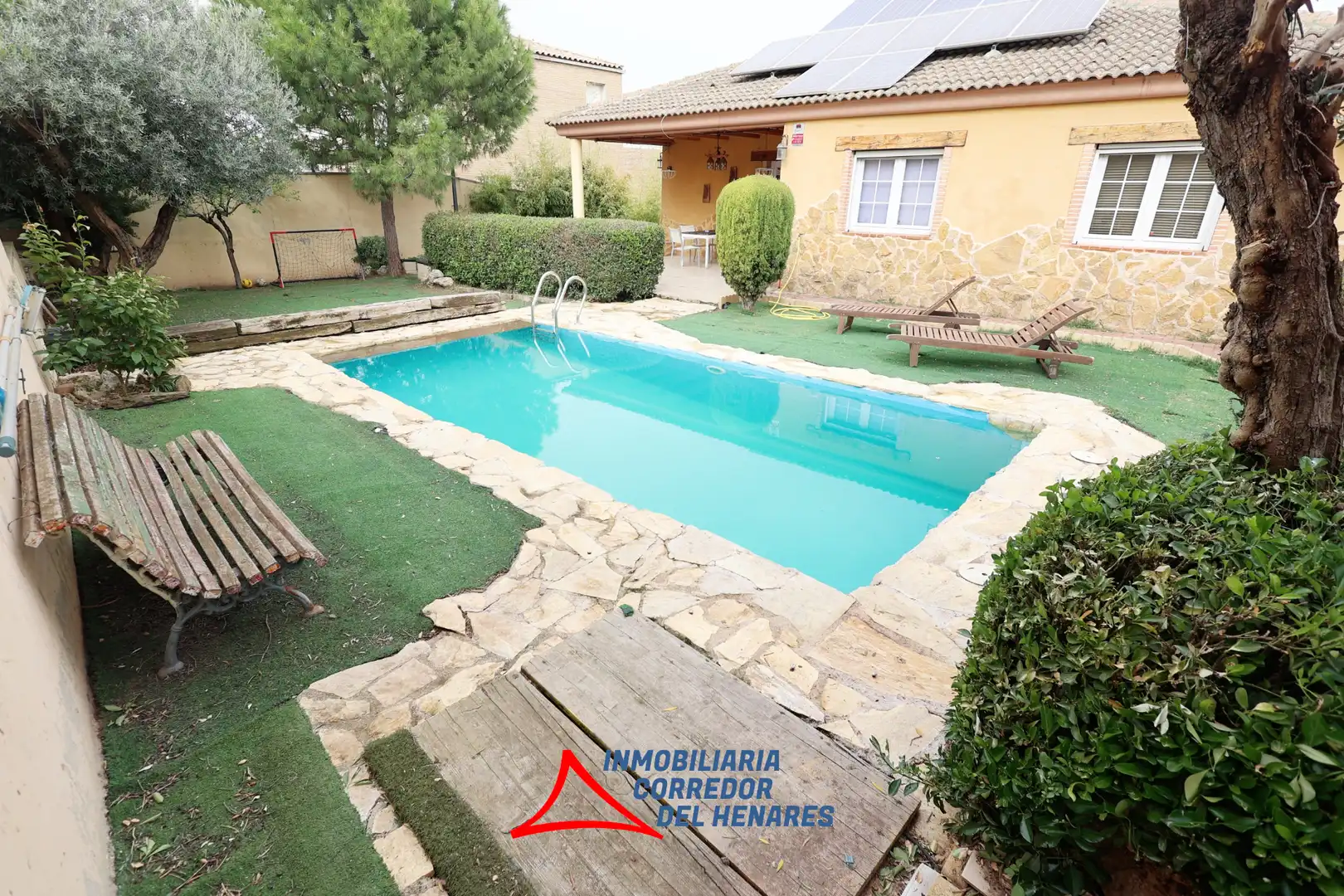 Swimming pool of Country homes for sale in Mejorada del Campo  with Private garden and Swimming Pool