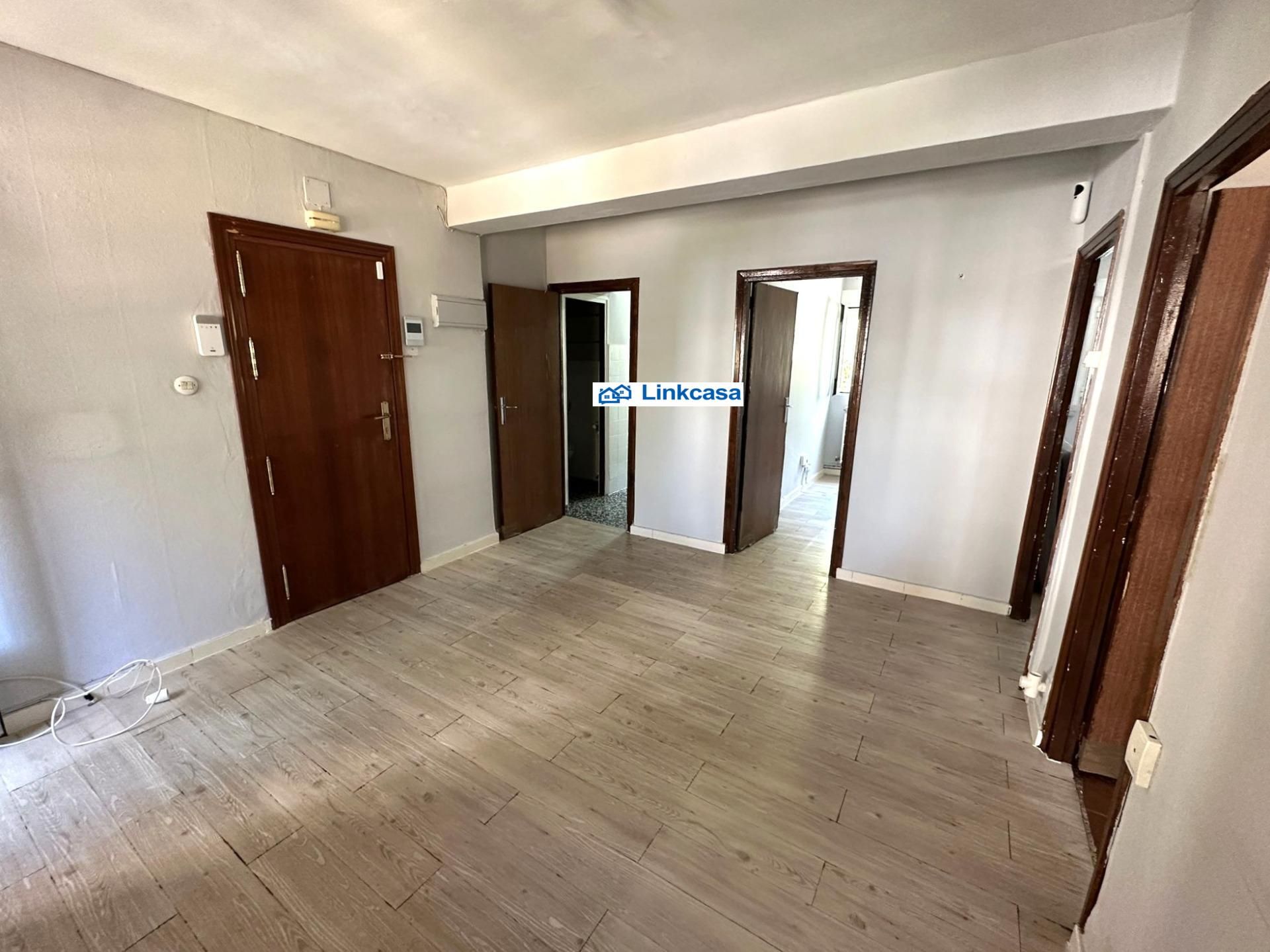 Piso en venta en  Madrid Capital con Calefacción, Terraza y Trastero