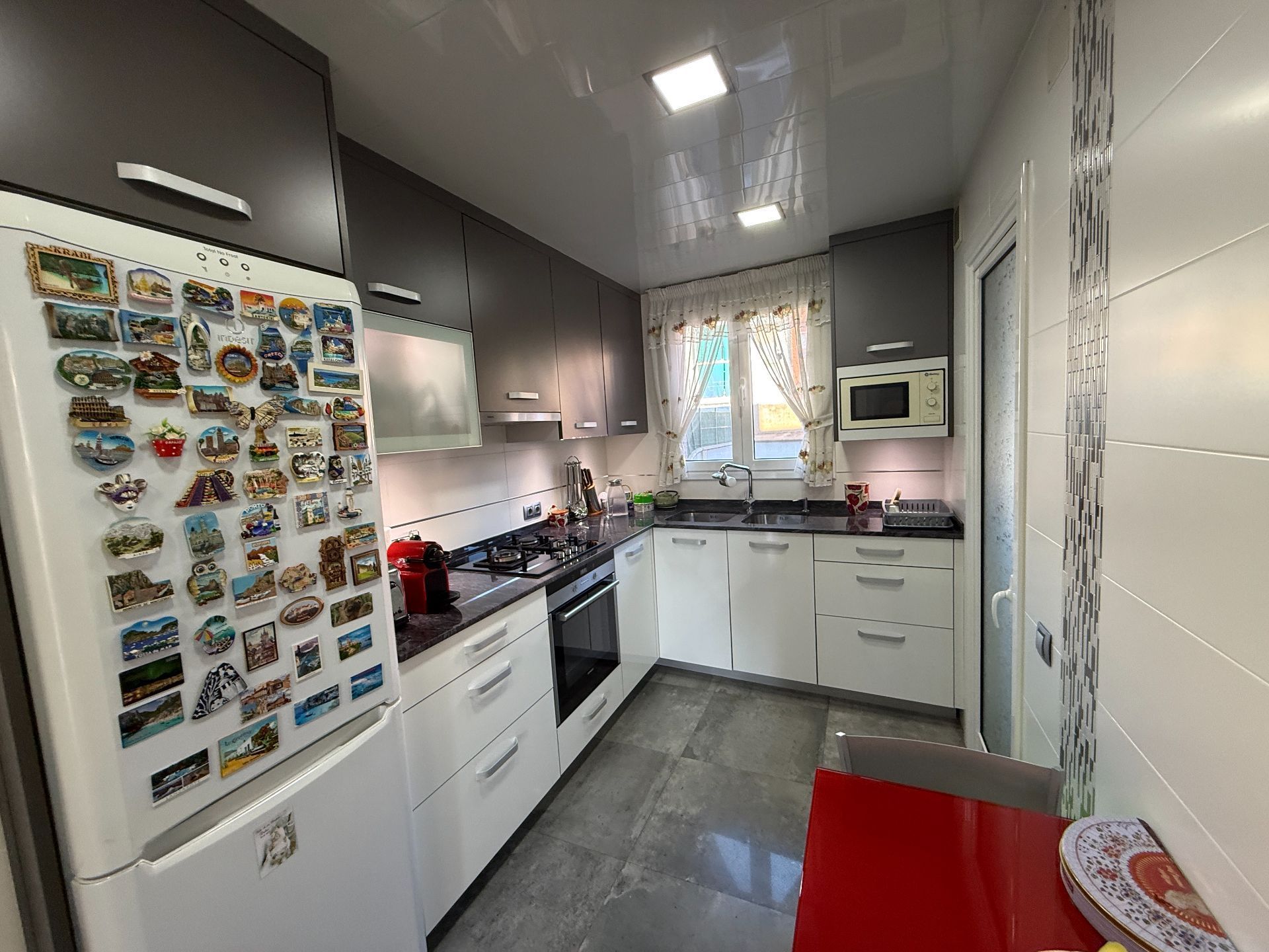 Kitchen of Flat for sale in Santa Coloma de Gramenet  with Air Conditioner, Heating and Terrace