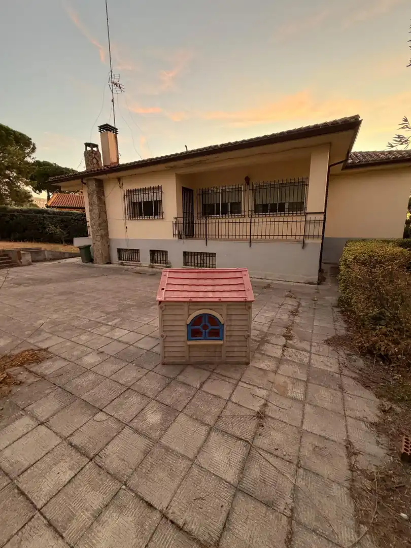 Detached house with pool for sale in Parque Coimbra, imagen 8