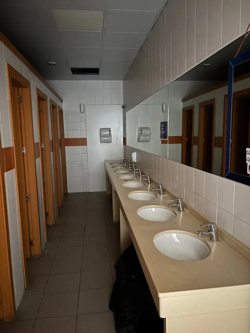 Bany de Oficina de lloguer en Sevilla