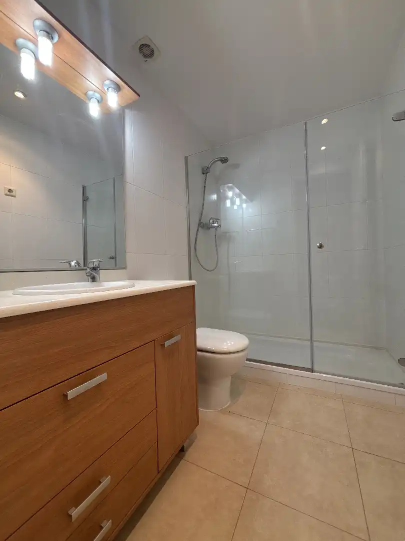 Duplexes for rent in Carrer de Monterols, Creu Alta