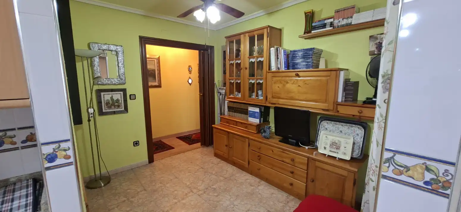 Wohnzimmer von Wohnung zum Verkauf in Torrelavega  mit Heizung, Parkett und Abstellraum