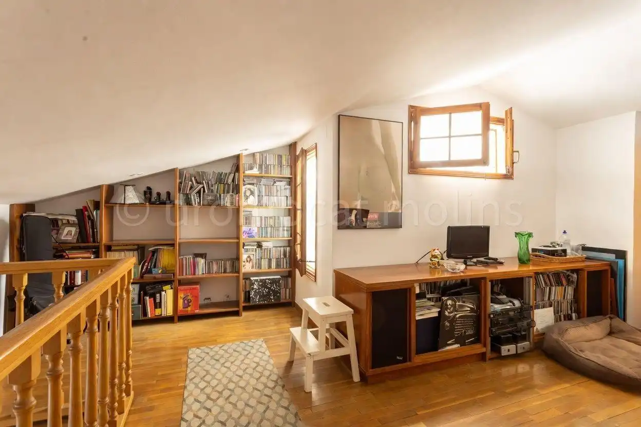 Sala de estar de Casa o chalet en venta en Molins de Rei con Aire acondicionado, Calefacción y Jardín privado