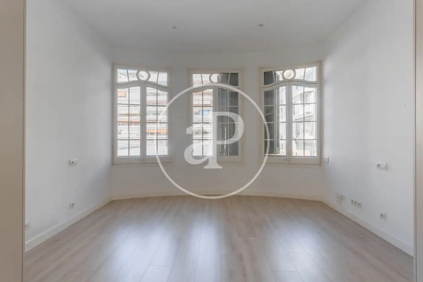 Flat with terrace to rent in C/ de Provença, imagen 7