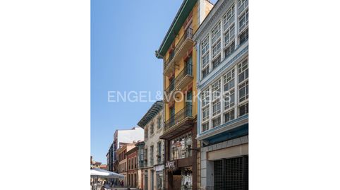 Edificio de 3 viviendas y un local comercial  en el centro de Avilés ideal para invertir