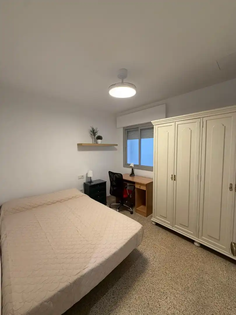 Schlafzimmer von Wohnung zur Miete in Centro