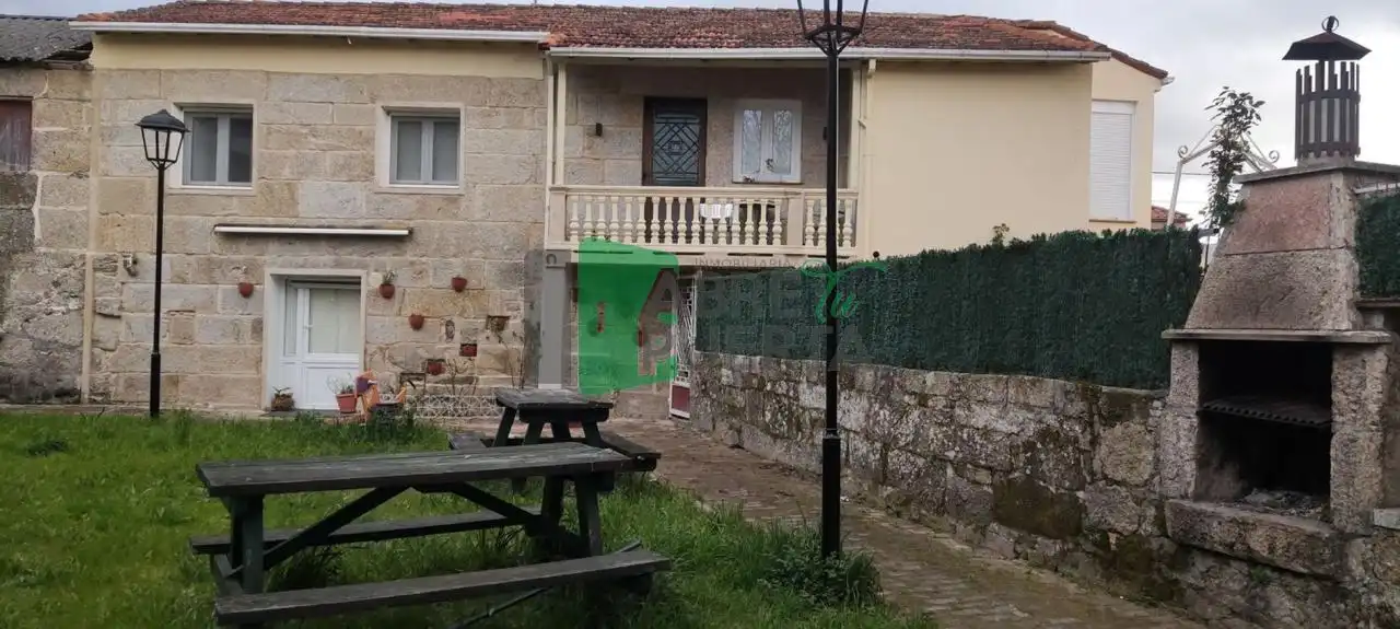 Vista exterior de Finca rústica en venta en O Carballiño   con Calefacción, Jardín privado y Parquet