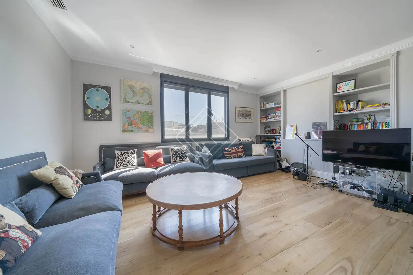 Sala d'estar de Àtic de lloguer en Madrid amb Aire condicionat, Calefacció i Terrassa