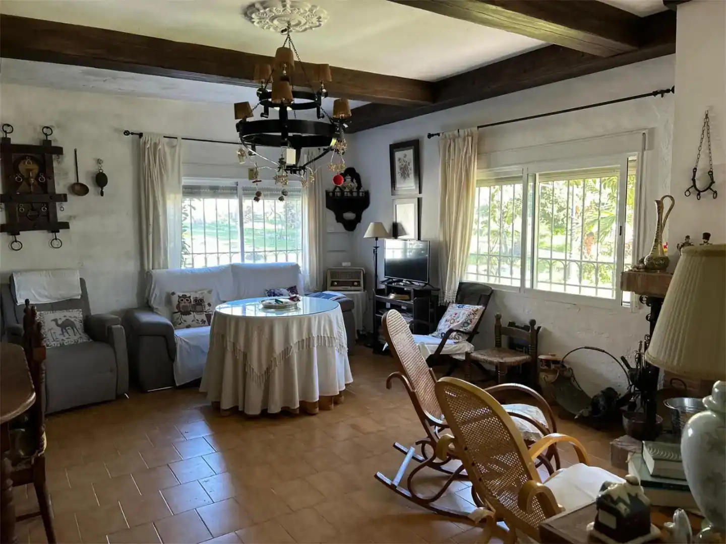 Sala d'estar de Finca rústica en venda en Puebla de Sancho Pérez amb Piscina i Moblat