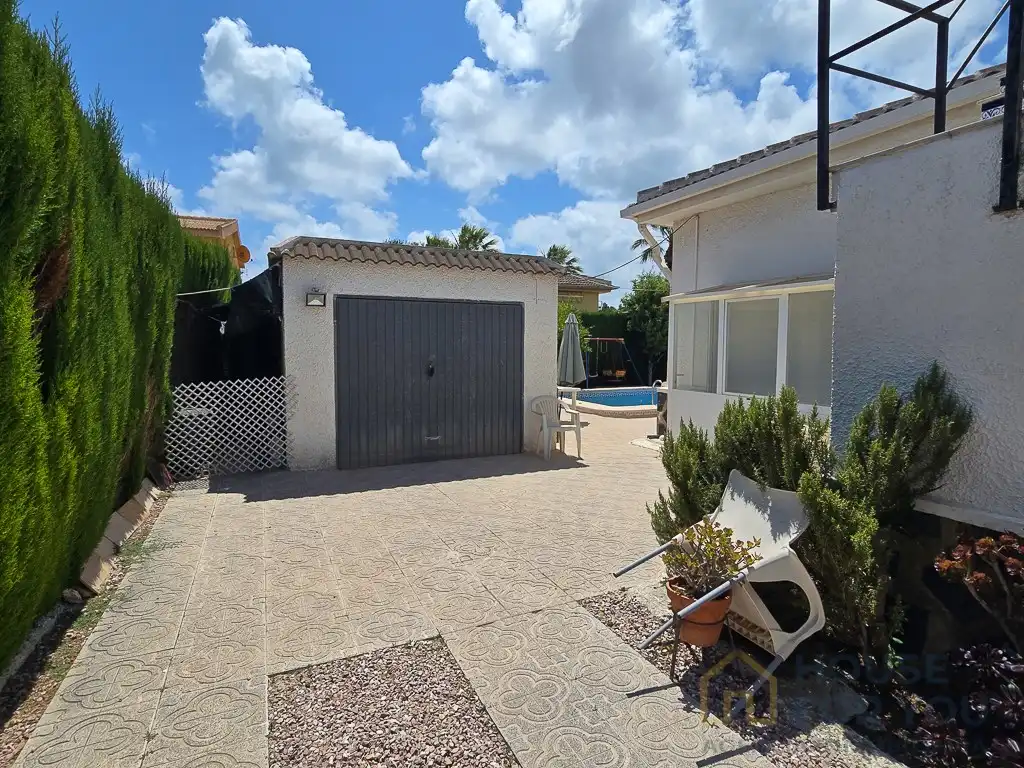 Vista exterior de Casa o chalet en venta en Los Alcázares
