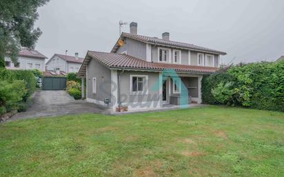 Exterior view of Single-family semi-detached for sale in Muros de Nalón  with Terrace