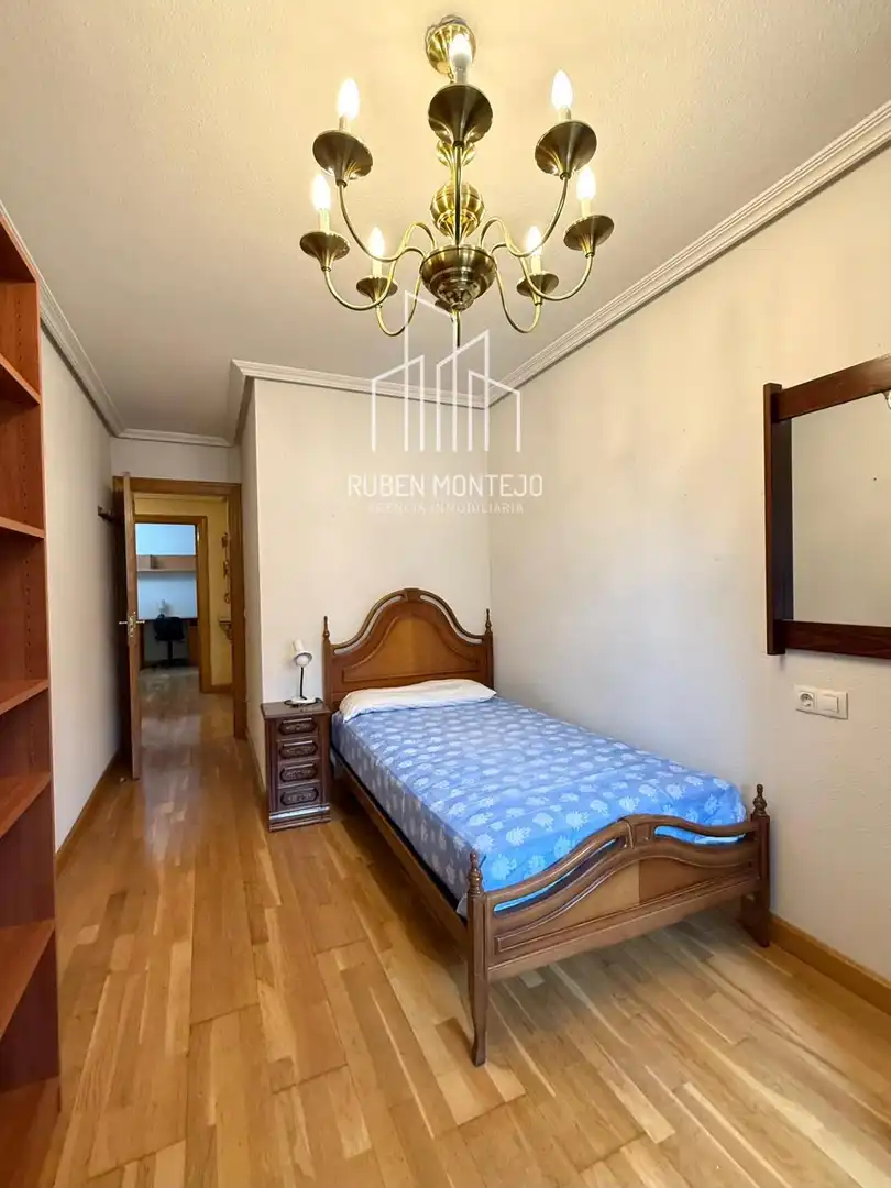 Bedroom of Flat for rent in Salamanca  with Heating, Terrace and Furnished