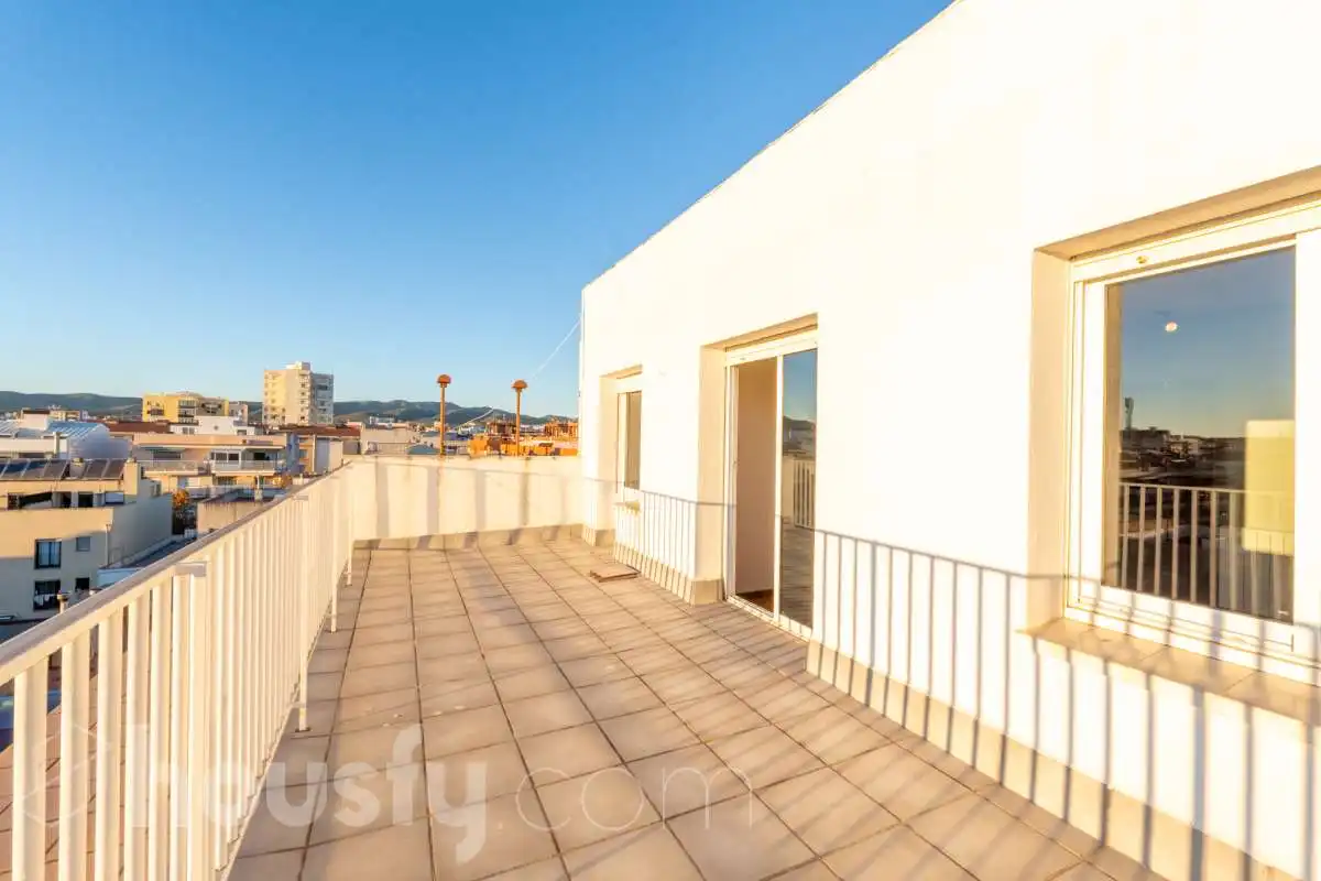 Duplexes for sale in RB SALVADOR SAMA, Centre Vila