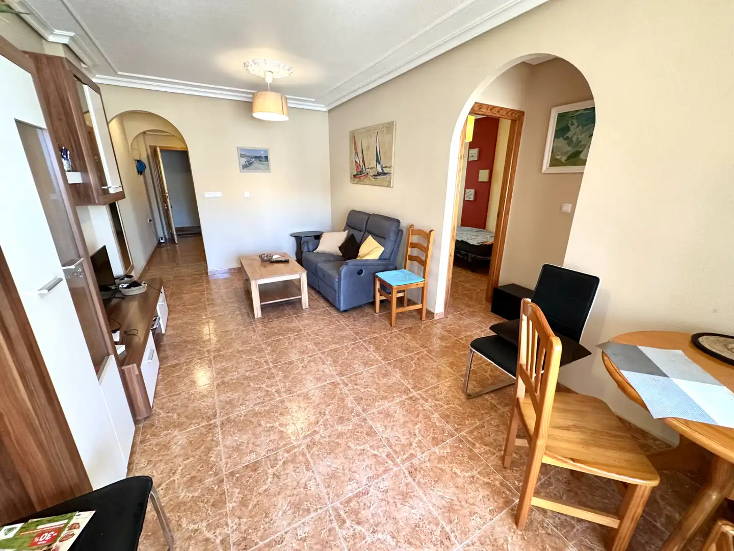 Sala de estar de Apartamento en venta en Torrevieja con Aire acondicionado, Terraza y Amueblado