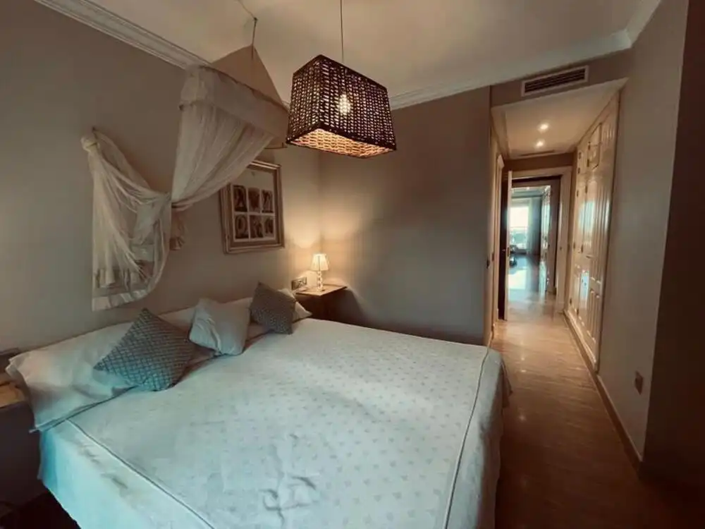 Habitación de Planta baja de alquiler en Marbella con Aire acondicionado, Terraza y Piscina