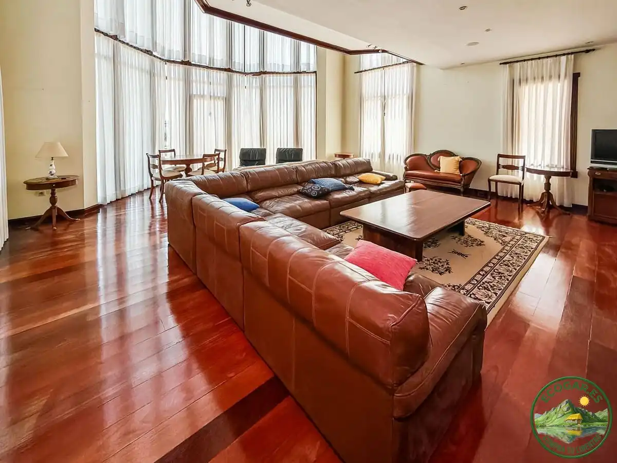 Sala de estar de Casa o chalet en venta en Nava con Calefacción, Jardín privado y Parquet
