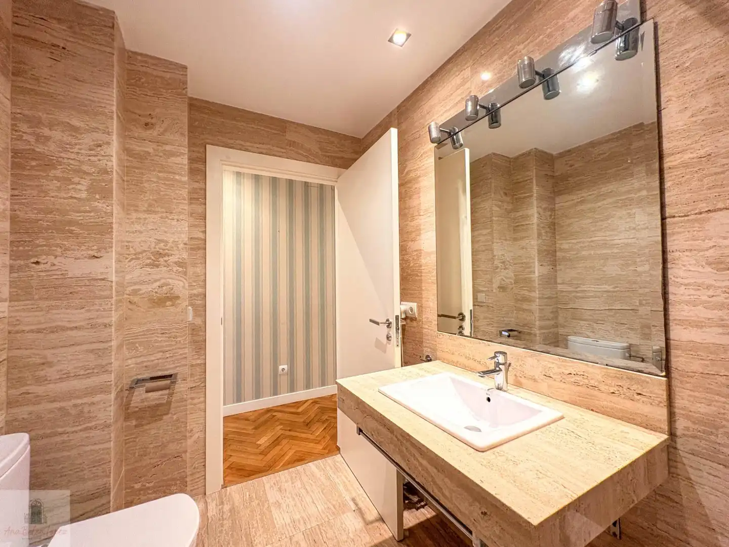 Bathroom of Flat for rent in Badajoz  with Air Conditioner and Heating