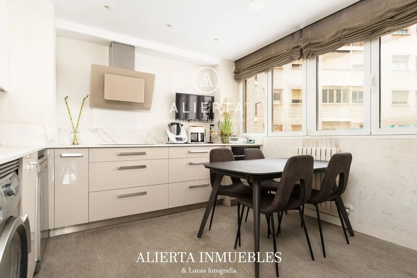 Cuina de Pis en venda en Zaragoza amb Aire condicionat, Calefacció i Terrassa