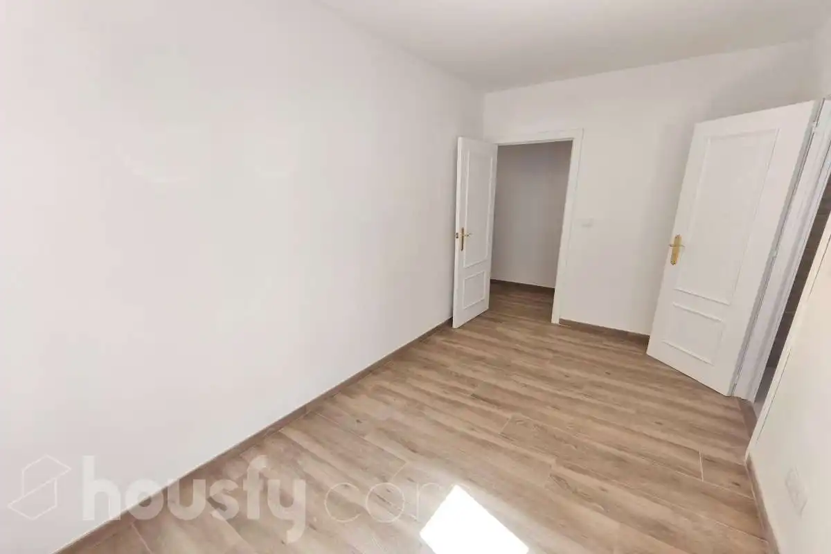 Schlafzimmer von Wohnung zur Miete in Madrid mit Klimaanlage, Heizung und Terrasse
