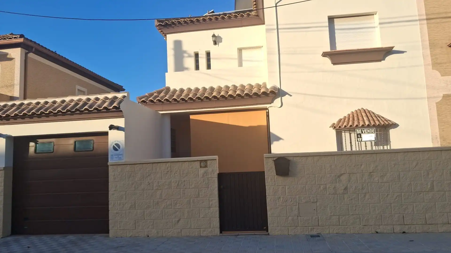 Exterior view of Detached homes for sale in Isla Mayor, Sevilla
