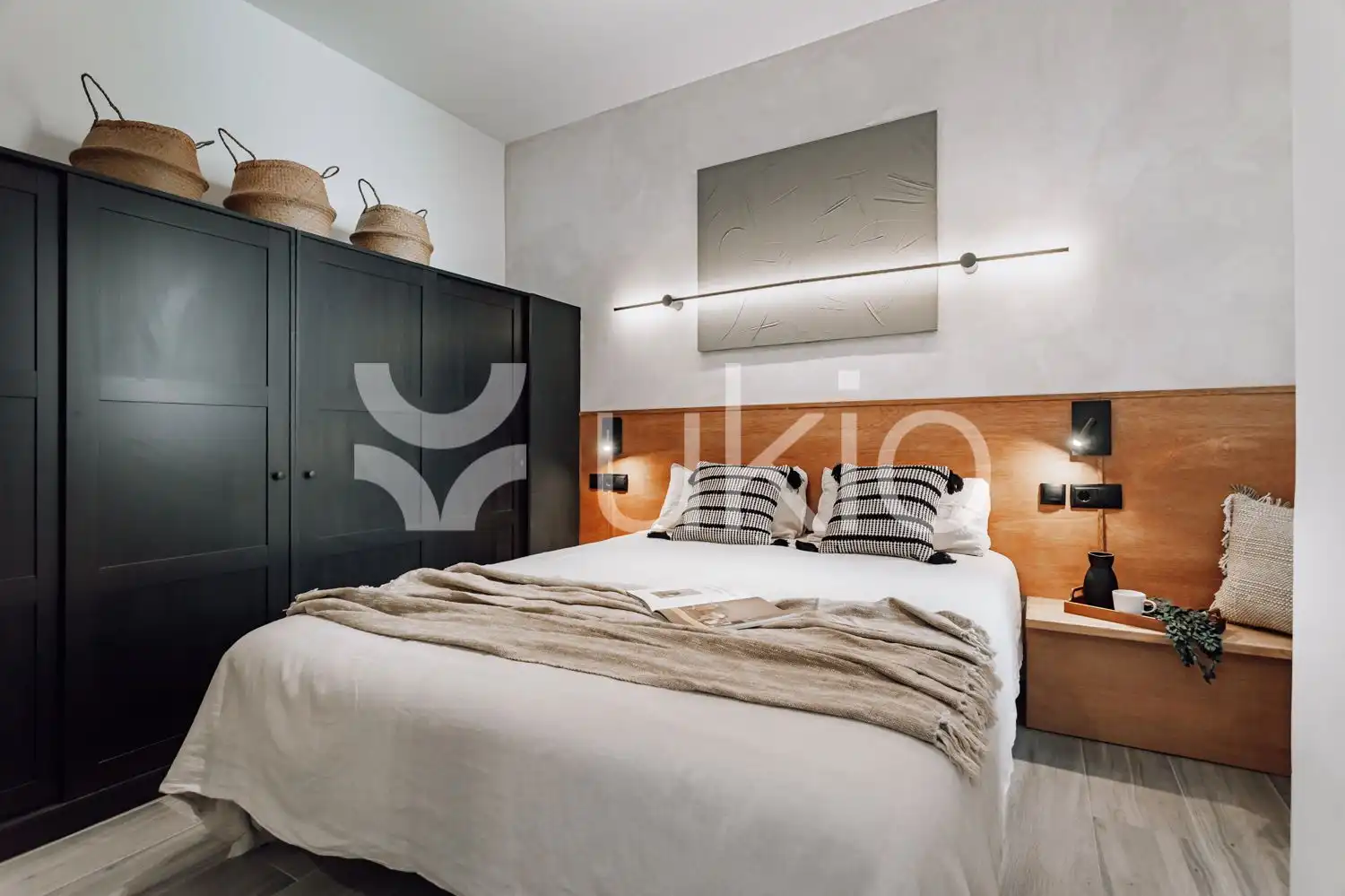 Dormitori de Apartament de lloguer en Barcelona amb Aire condicionat, Moblat i Forn