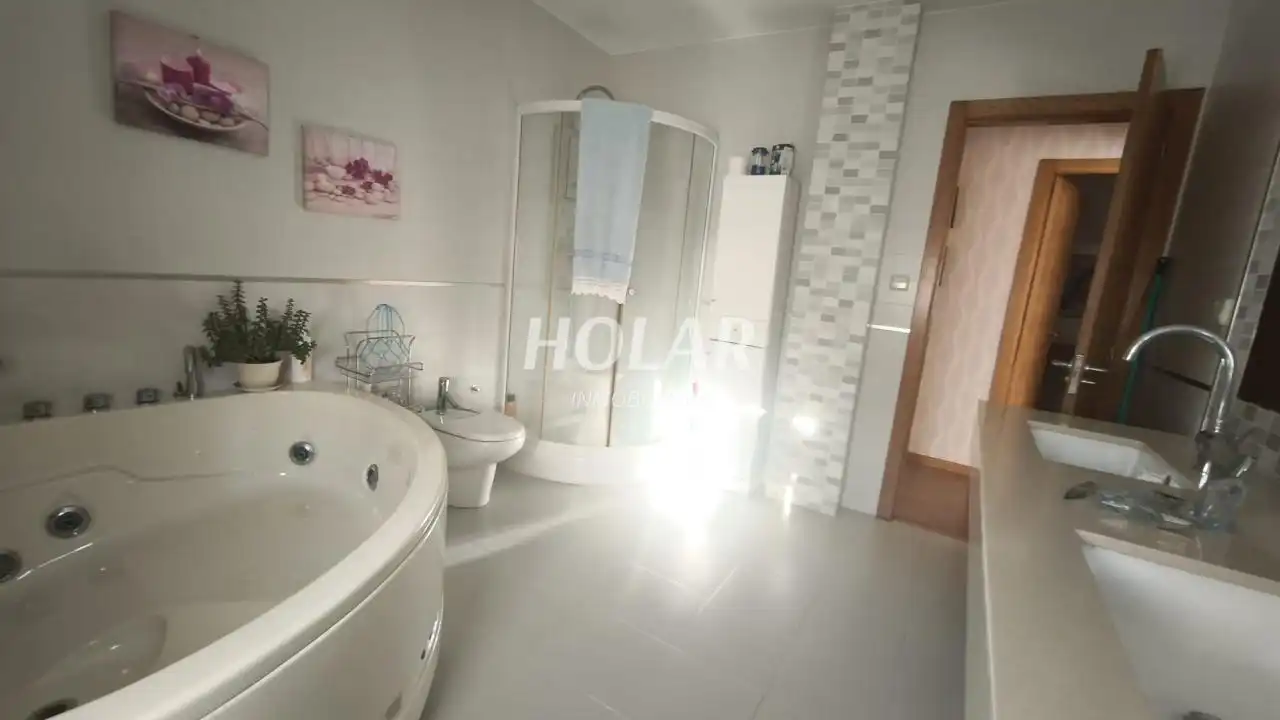 Baño de Casa o chalet en venta en Vigo  con Jardín privado, Terraza y Trastero
