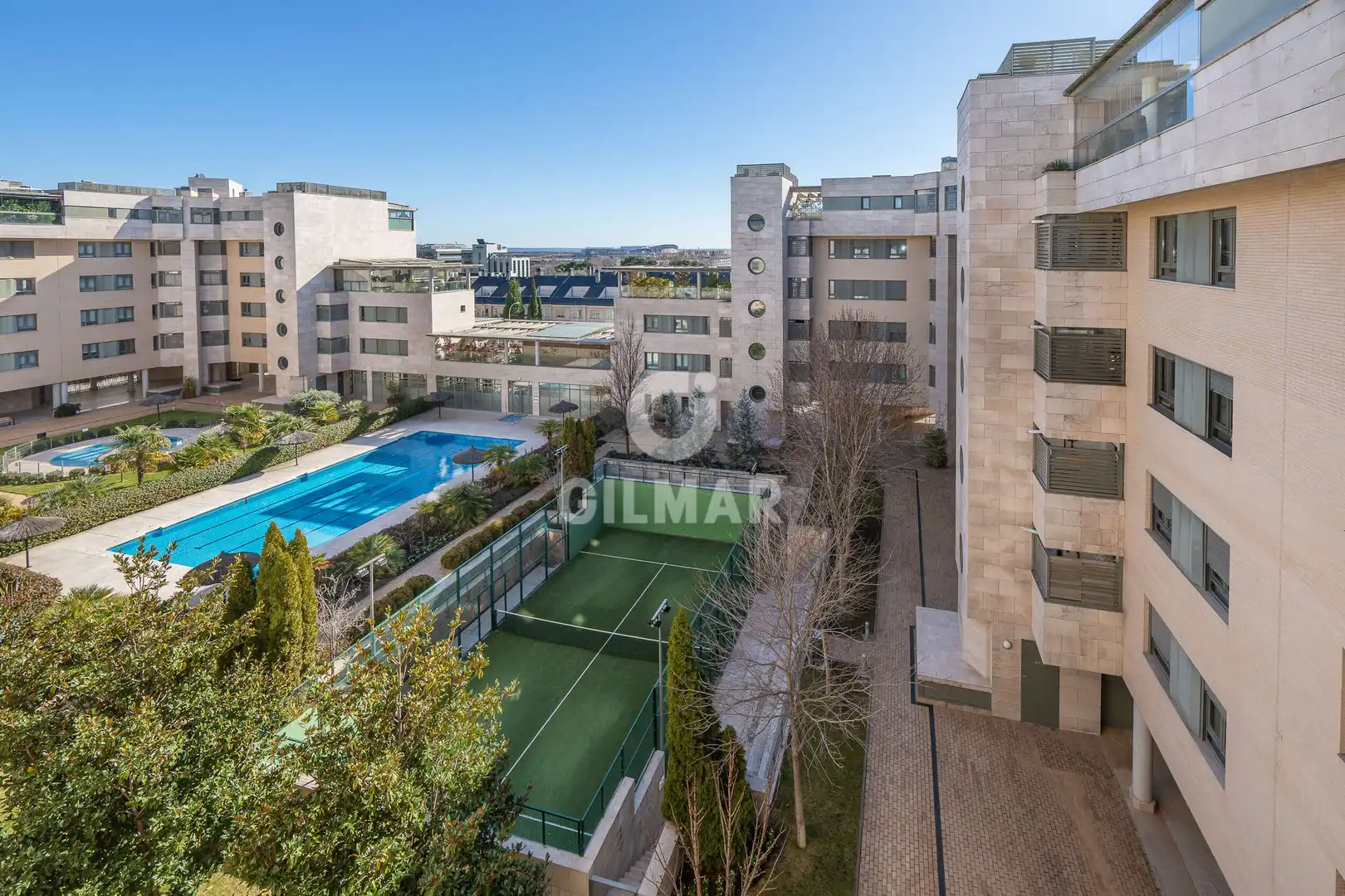 Exterior view of Flat for sale in Madrid  with Heating, Private garden and Storage room