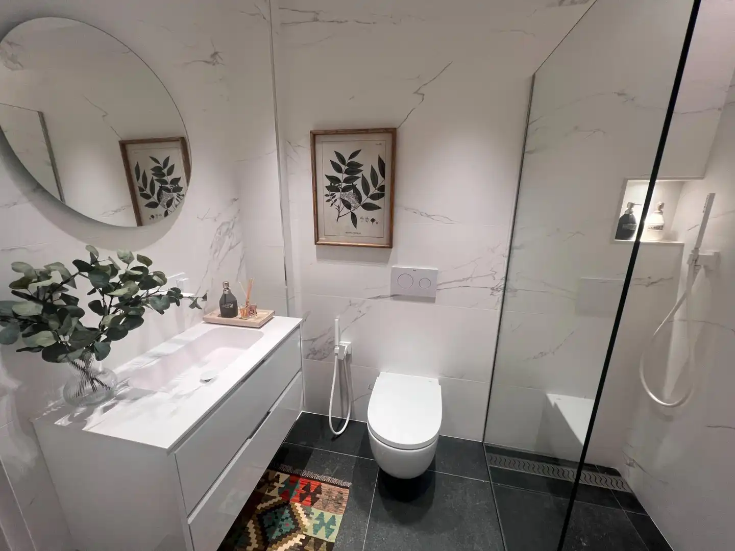 Baño de Apartamento de alquiler en León Capital  con Calefacción, Parquet y Amueblado