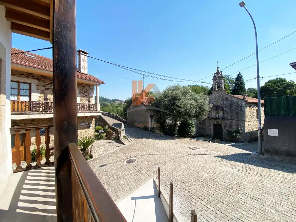 Vista exterior de Casa o xalet en venda en Boqueixón amb Traster, Moblat i Forn