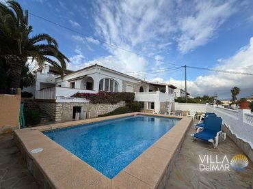Casa amb piscina en venda a Marisol Park - Ortembach - Los Almendros