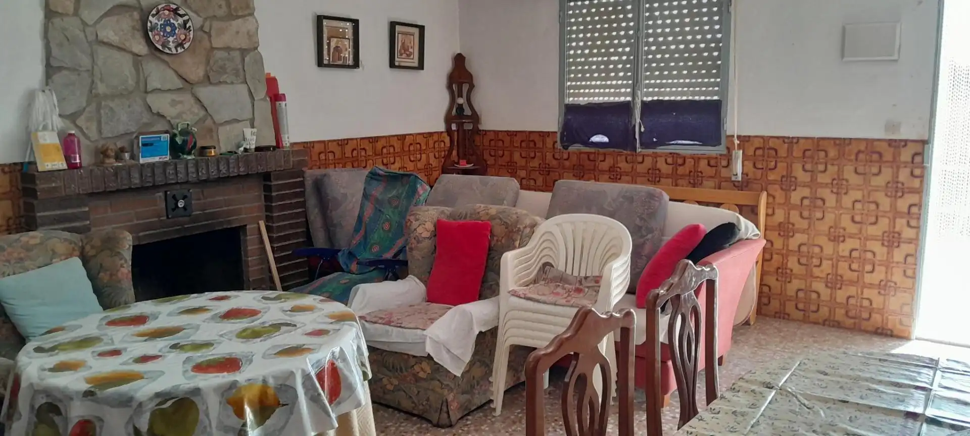 Sala d'estar de Casa o xalet en venda en Yecla amb Piscina i Moblat