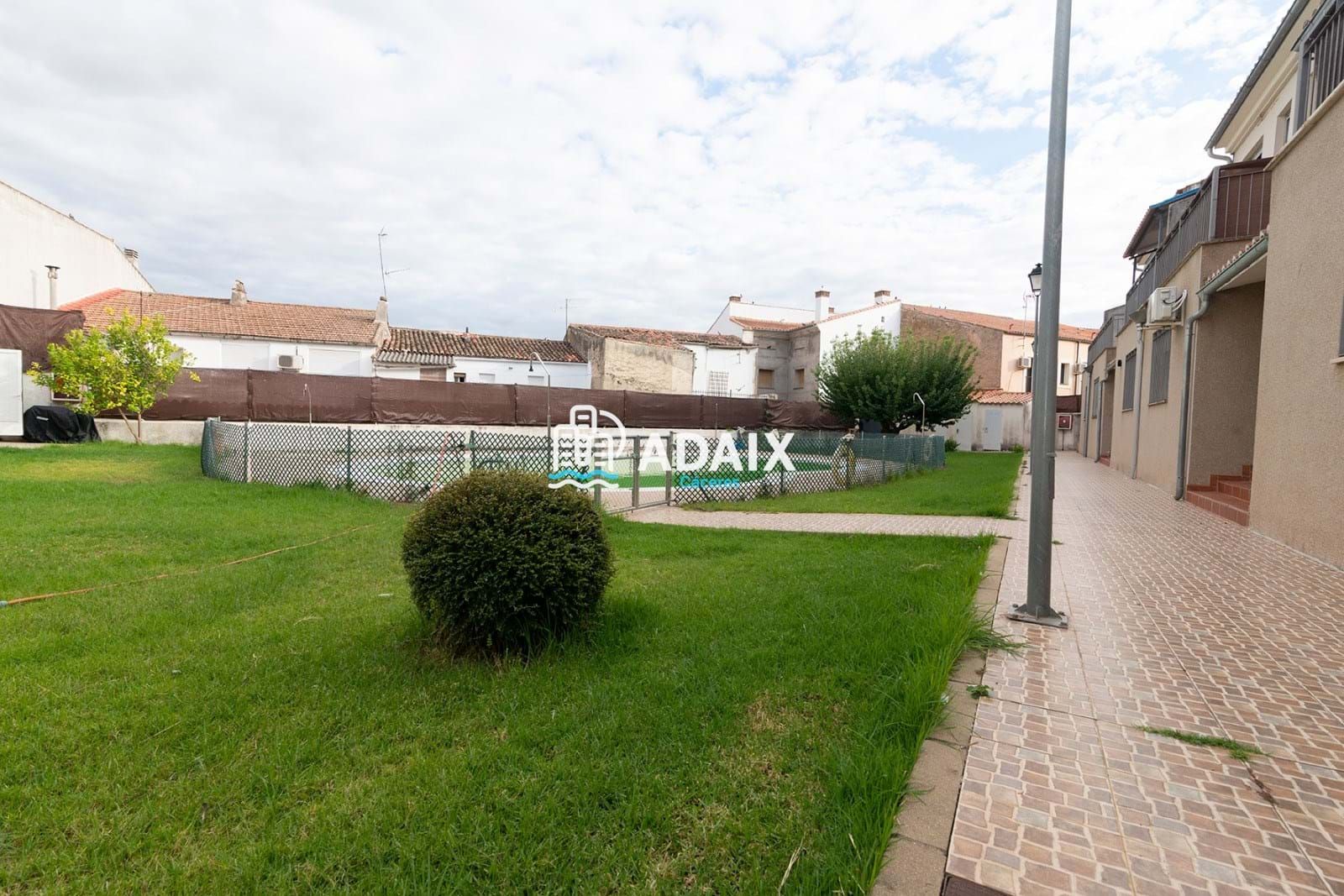 Vista exterior de Casa o xalet en venda en Trujillo amb Aire condicionat, Terrassa i Traster
