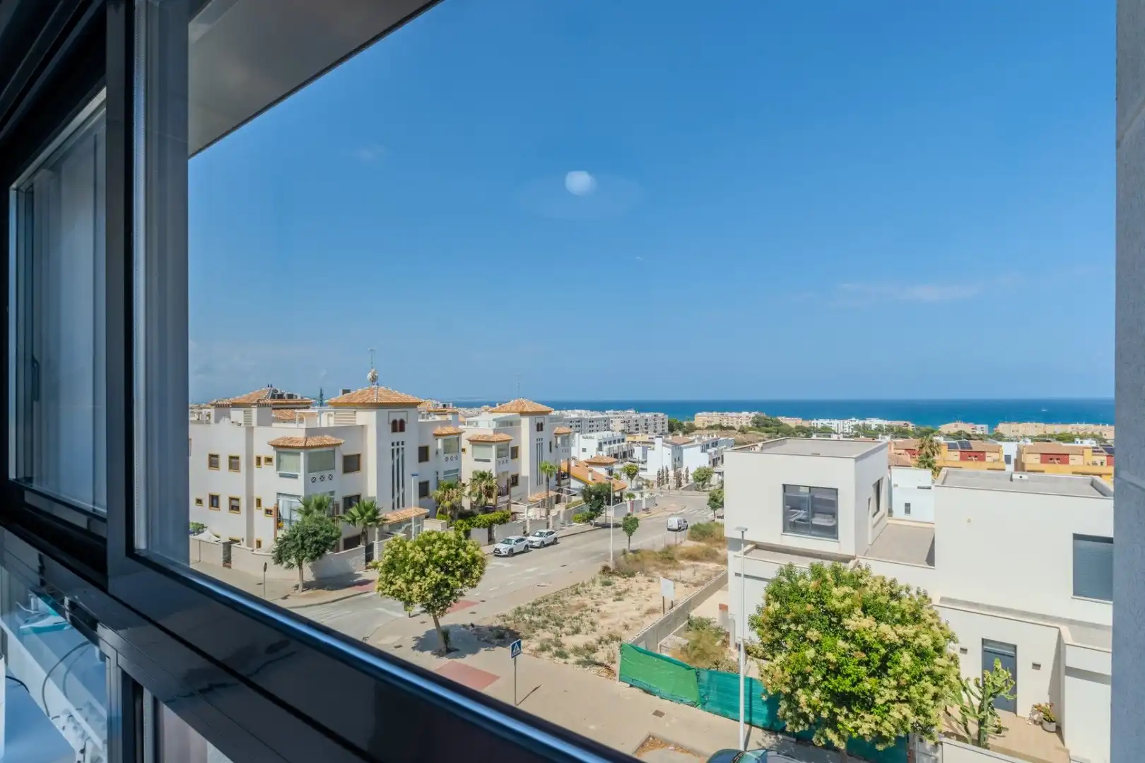 Vista exterior de Àtic en venda en Guardamar del Segura amb Aire condicionat, Calefacció i Moblat
