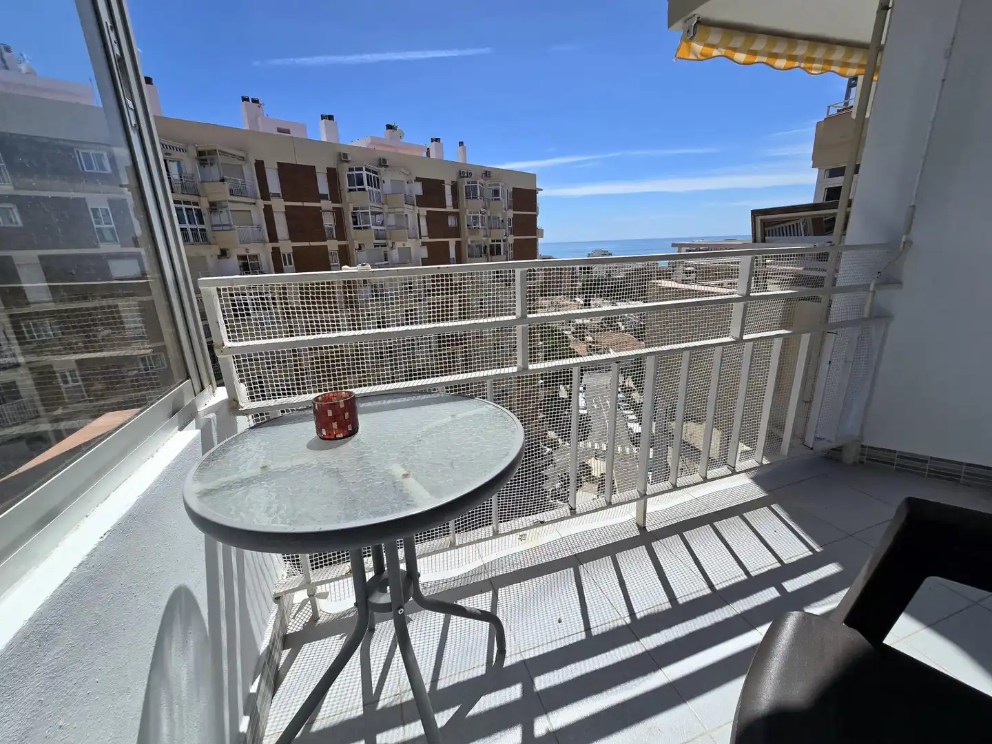 Terrasse von Wohnung zum Verkauf in Benalmádena mit Privatgarten, Möbliert und Gemeinschaftspool