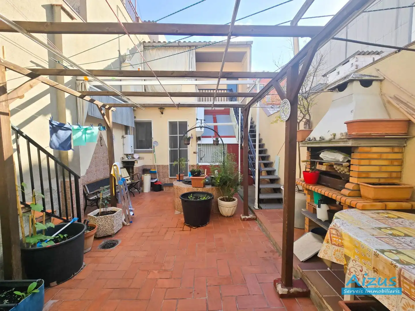 Terraza de Casa adosada en venta en Ripollet con Calefacción, Trastero y Horno